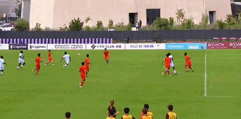 九游官网-U19国足4分钟丢2球！依合散超巨失误，刘佳乐送礼，久帅不满