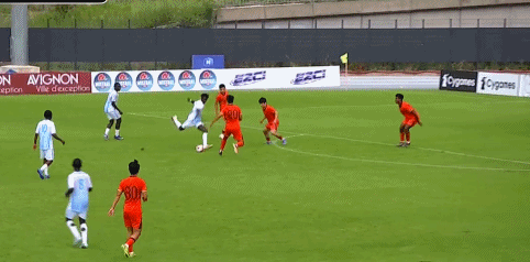 九游官网-U19国足4分钟丢2球！依合散超巨失误，刘佳乐送礼，久帅不满